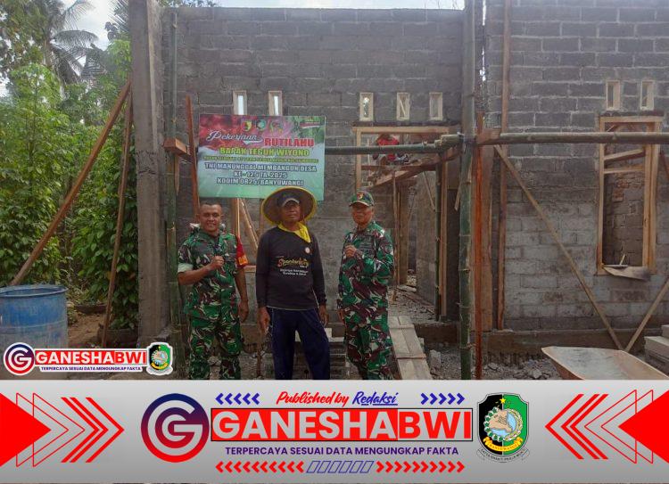 Bapak Teguh Wiyono Tersenyum Bahagia, Rumahnya Disulap Jadi Layak Huni Lewat Program Rutilahu Kodim 0825/Banyuwangi