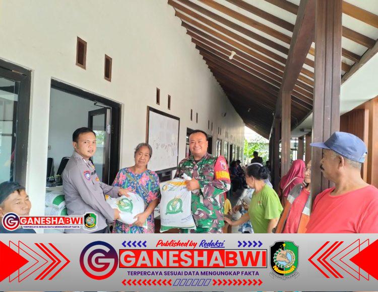 Babinsa Koramil 0825/01 Banyuwangi Dampingi Penyaluran Beras untuk 553 KPM