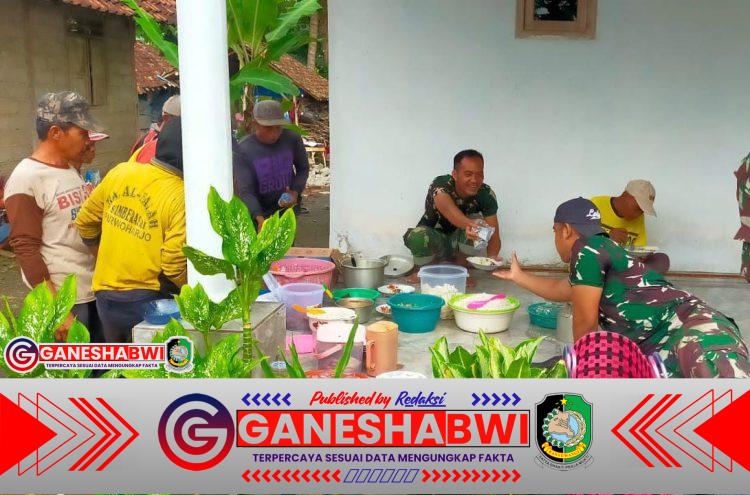 Hangatnya Kebersamaan Satgas TMMD dan Warga Seneporejo Saat Makan Bersama Hangatnya Kebersamaan Satgas TMMD dan Warga Seneporejo Saat Makan Bersama