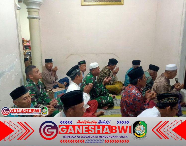Bintal Korem 083/Bdj Satgas TMMD Dampingi Warga dalam Yasinan dan Tahlilan Bintal Korem 083/Bdj Satgas TMMD Dampingi Warga dalam Yasinan dan Tahlilan