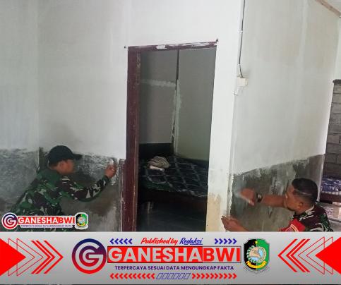 Babinsa Tegaldlimo Gotong Royong Bangun Rumah Layak Huni untuk Warga Purwoasri Babinsa Tegaldlimo Gotong Royong Bangun Rumah Layak Huni untuk Warga Purwoasri