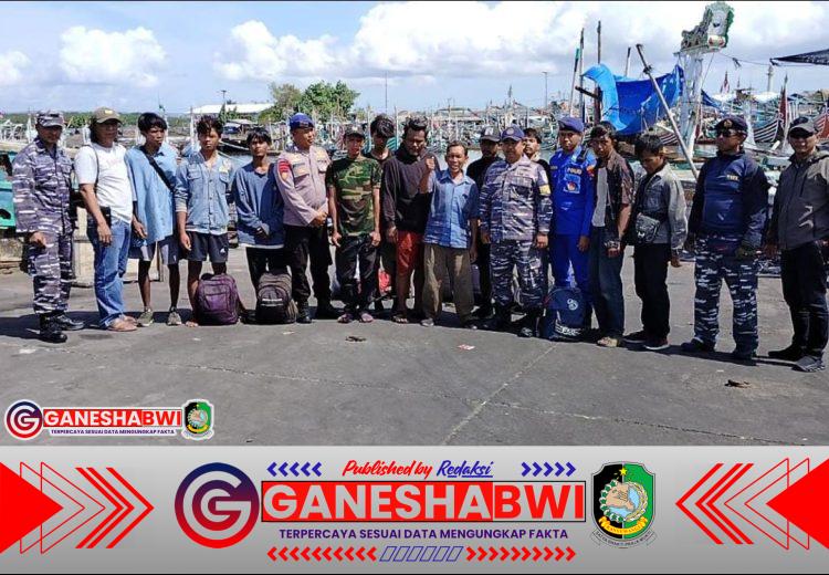 Lanal Banyuwangi Selamatkan 11 ABK Korban Eksploitasi di Perairan Muncar Lanal Banyuwangi Selamatkan 11 ABK Korban Eksploitasi di Perairan Muncar