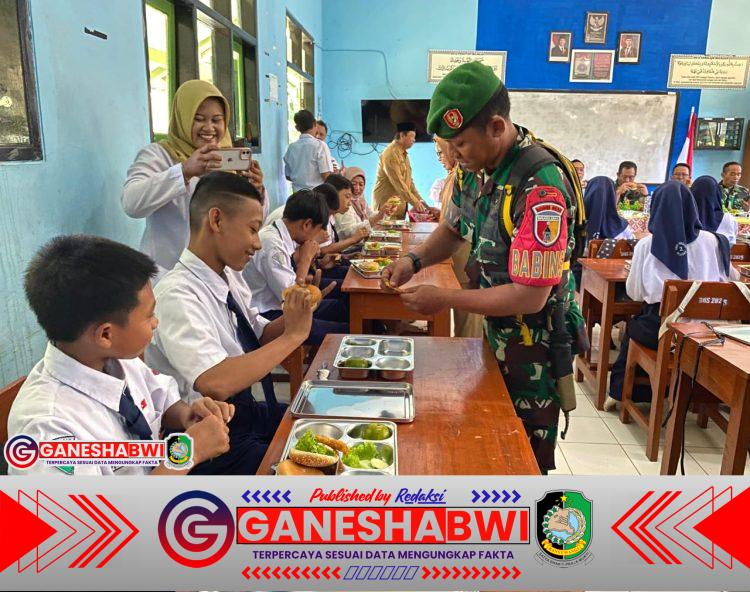 Kasdim 0825 Banyuwangi Hadiri Launching Program Makan Bergizi Gratis di Dapur SPPG Glagah Kasdim 0825 Banyuwangi Hadiri Launching Program Makan Bergizi Gratis di Dapur SPPG Glagah