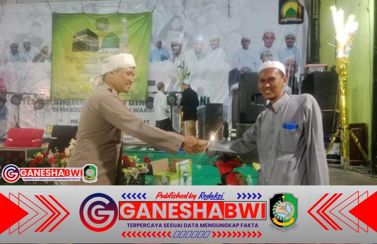 Bhabinkamtibmas Muncar Apresiasi Jamaah Aktif dengan Sepeda Listrik pada Peringatan Maulid Nabi Bhabinkamtibmas Muncar Apresiasi Jamaah Aktif dengan Sepeda Listrik pada Peringatan Maulid Nabi