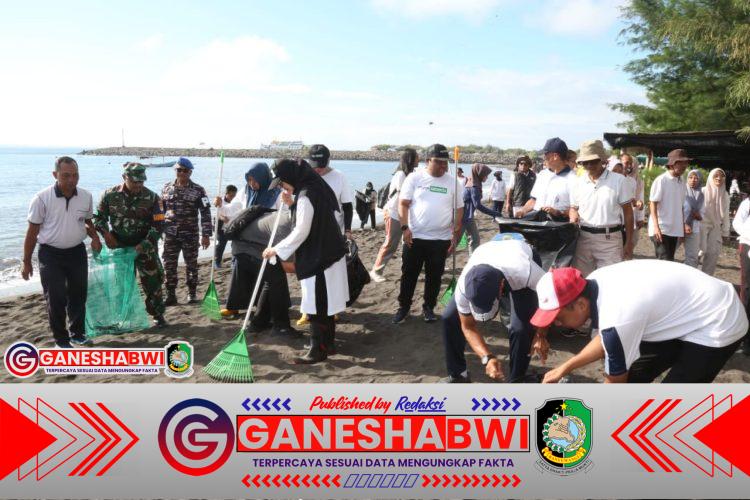 World Cleanup Day, Banyuwangi Angkat 327 Kilogram Sampah dari Pantai Seranite