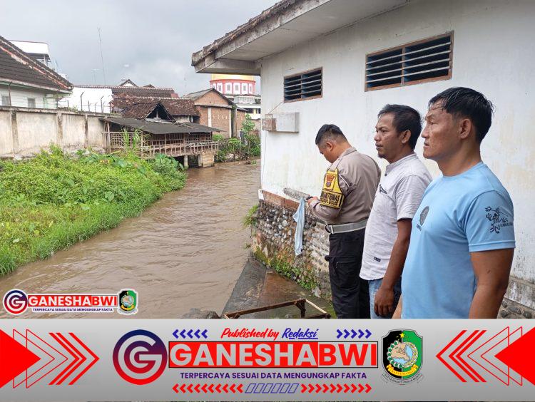 Forkopimda dan Forkopimcam Tindak Cepat Laporan Warga: Pembuangan Limbah ke Sungai dan Kandang Kambing Ilegal di Atas Aliran Air Forkopimda dan Forkopimcam Tindak Cepat Laporan Warga: Pembuangan Limbah ke Sungai dan Kandang Kambing Ilegal di Atas Aliran Air