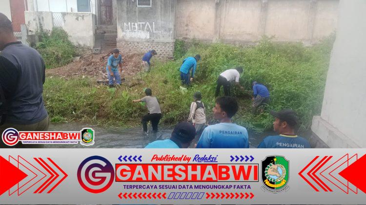 Apresiasi Kepada Kapolsek Genteng dan Tokoh Masyarakat Atas Aksi Nyata Pembersihan Sungai Apresiasi Kepada Kapolsek Genteng dan Tokoh Masyarakat Atas Aksi Nyata Pembersihan Sungai