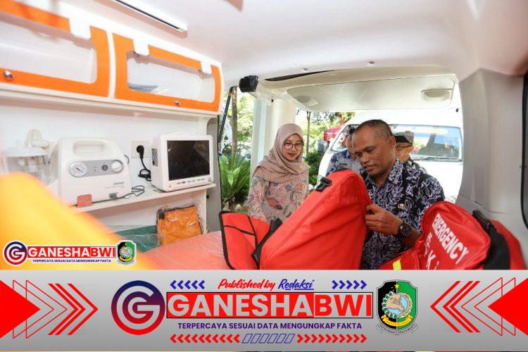 Bupati Banyuwangi Serahkan 7 Ambulans Baru untuk Perkuat Layanan Kesehatan Puskesmas Bupati Banyuwangi Serahkan 7 Ambulans Baru untuk Perkuat Layanan Kesehatan Puskesmas