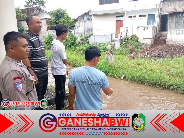 Ketua Komunitas Sadar Hukum Banyuwangi Desak Penertiban dan Normalisasi Sungai di Kauman Genteng Ketua Komunitas Sadar Hukum Banyuwangi Desak Penertiban dan Normalisasi Sungai di Kauman Genteng