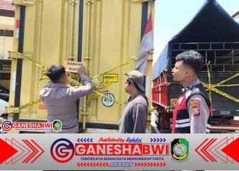 Polresta Banyuwangi Amankan Truk Bermuatan Ribuan Botol Arak Ilegal