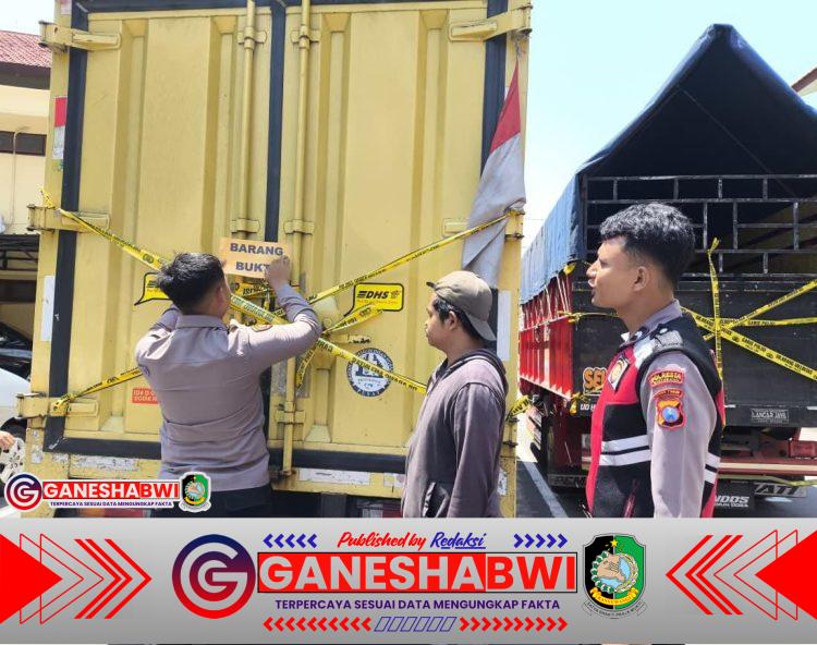 Polresta Banyuwangi Amankan Truk Bermuatan Ribuan Botol Arak Ilegal