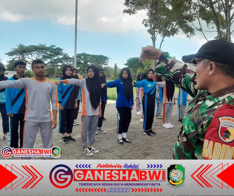 Koramil 0825-11/Pesanggaran Gelar Latihan Pasukan Pengibar Bendera Sambut Hari Santri Nasional 2025