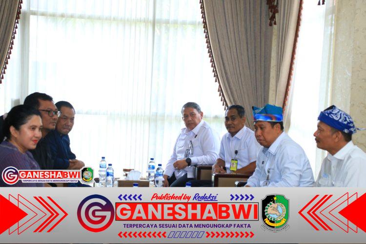 DPRD Banyuwangi Terima Kunjungan Deputi Kemenko Polhukam, Bahas Sinkronisasi Keimigrasian dan Pemasyarakatan DPRD Banyuwangi Terima Kunjungan Deputi Kemenko Polhukam, Bahas Sinkronisasi Keimigrasian dan Pemasyarakatan