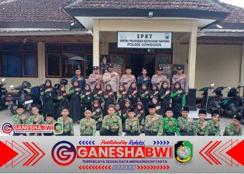 Siswa MI Husnul Huda Songgon Antusias Ikuti Kegiatan Belajar di Luar Kelas, Kunjungi Kantor Desa, KUA, dan Kapolsek