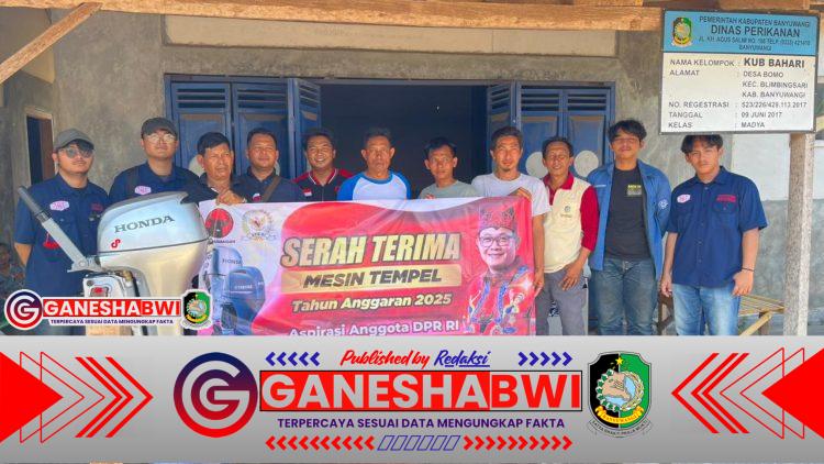 Sonny T. Danaparamita Serahkan 15 Mesin Tempel untuk Nelayan Banyuwangi