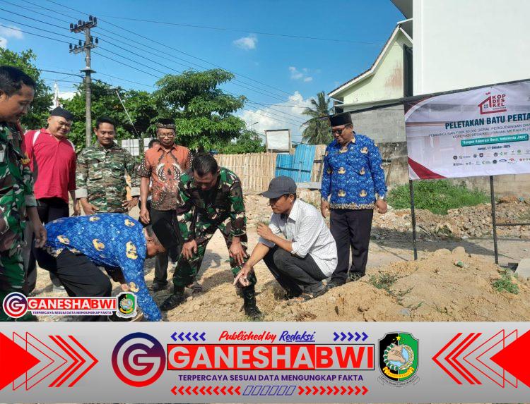 Forpimka Kecamatan Pesanggaran Ikuti Video Conference Peletakan Batu Pertama Koperasi Desa Merah Putih Forpimka Kecamatan Pesanggaran Ikuti Video Conference Peletakan Batu Pertama Koperasi Desa Merah Putih