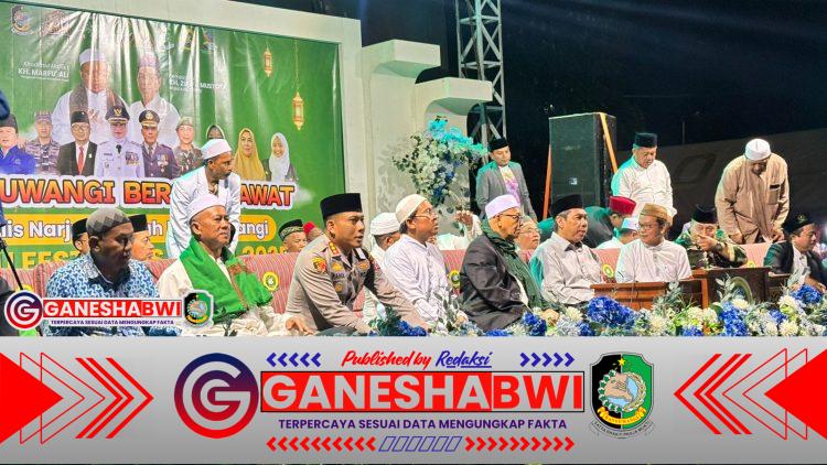 Kapolresta Banyuwangi & Waketum PBNU Lantunkan Sholawat di Pantai Boom Marina Kapolresta Banyuwangi & Waketum PBNU Lantunkan Sholawat di Pantai Boom Marina