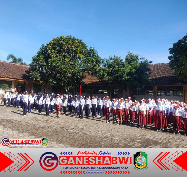 Danramil 0825/19 Sempu Jadi Pembina Upacara di SMPN 3 Sempu, Tekankan Disiplin dan Cinta Tanah Air