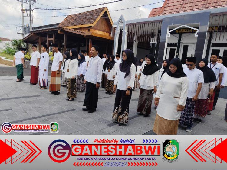 Peringati Hari Santri 2025, ASN Banyuwangi Wajib Kenakan Sarung dan Peci Selama Tiga Hari
