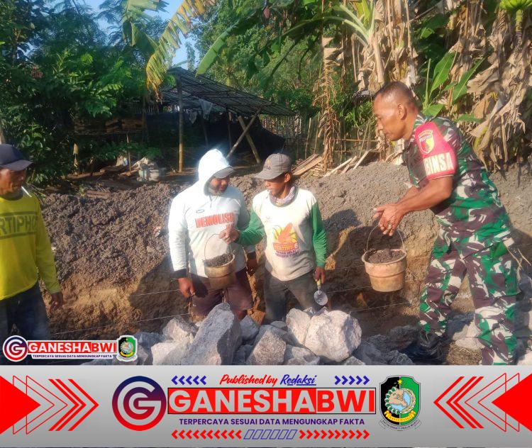 Babinsa Purwoharjo Ajak Warga Gotong Royong Bangun Drainase untuk Cegah Genangan Air Babinsa Purwoharjo Ajak Warga Gotong Royong Bangun Drainase untuk Cegah Genangan Air