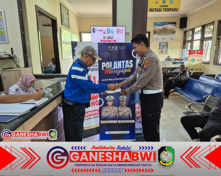 Polantas Banyuwangi Tekankan Pelayanan Mudah dan Aman Urus Dokumen Kendaraan di Samsat Polantas Banyuwangi Tekankan Pelayanan Mudah dan Aman Urus Dokumen Kendaraan di Samsat