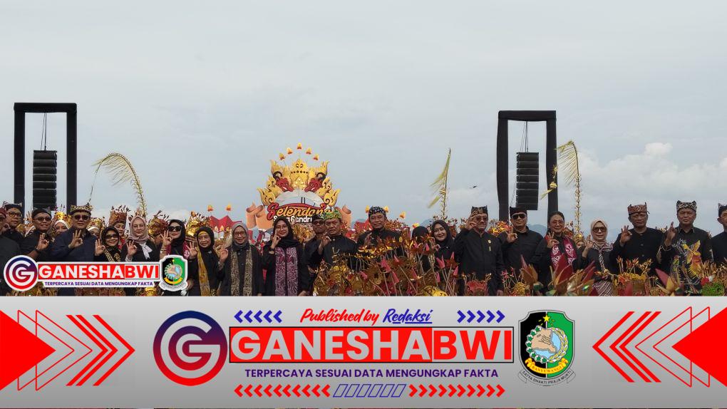 Bupati Ipuk Fiestiandani: “Kebersamaan Kita Semua Adalah Jiwa dari Gandrung Sewu” Bupati Ipuk Fiestiandani: “Kebersamaan Kita Semua Adalah Jiwa dari Gandrung Sewu”