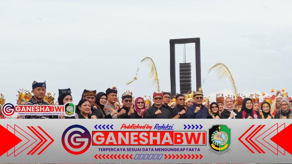 Bupati Ipuk Fiestiandani: “Kebersamaan Kita Semua Adalah Jiwa dari Gandrung Sewu” Bupati Ipuk Fiestiandani: “Kebersamaan Kita Semua Adalah Jiwa dari Gandrung Sewu”
