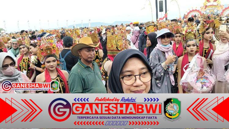 Bupati Ipuk Fiestiandani: “Kebersamaan Kita Semua Adalah Jiwa dari Gandrung Sewu” Bupati Ipuk Fiestiandani: “Kebersamaan Kita Semua Adalah Jiwa dari Gandrung Sewu”