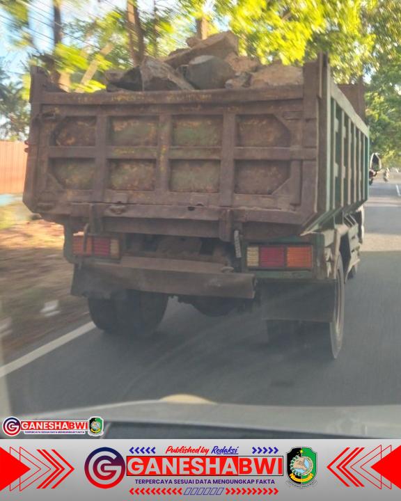 Truk Tambang Diduga Langgar Aturan di Banyuwangi, Komunitas Sadar Hukum: “Ini Ancaman Keselamatan Publik!” Truk Tambang Diduga Langgar Aturan di Banyuwangi, Komunitas Sadar Hukum: “Ini Ancaman Keselamatan Publik!”