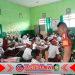 Babinsa Sertu Febri Yuswanto Tanamkan Jiwa Nasionalisme pada Siswa SDN 1 Pesanggaran