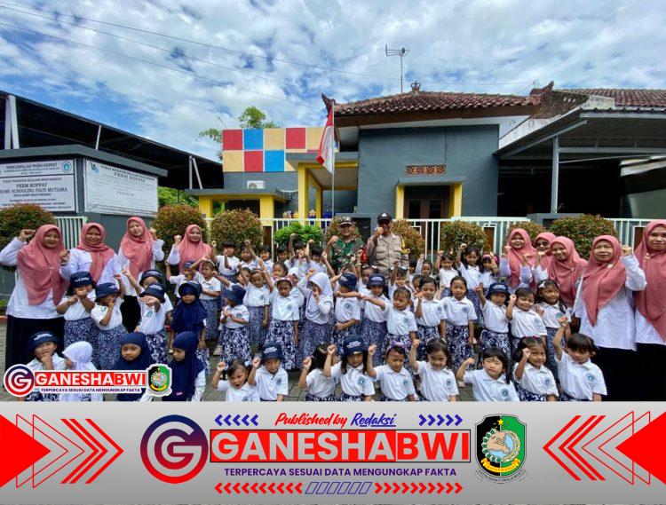 Babinsa Rogojampi Tanamkan Semangat Hari Pahlawan kepada Siswa TK Mutiara