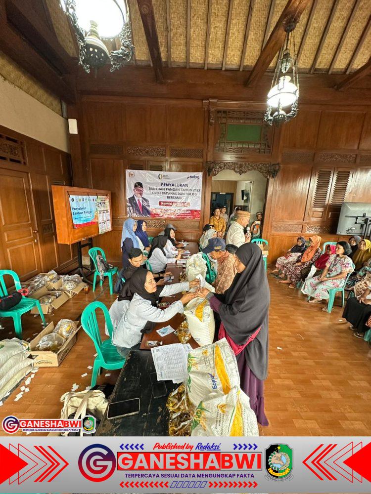 Anggota Komisi IV DPR RI H. Sumail Abdullah Tinjau Penyaluran Bansos Pangan di Desa Kemiren Anggota Komisi IV DPR RI H. Sumail Abdullah Tinjau Penyaluran Bansos Pangan di Desa Kemiren