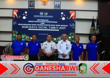 Empat Warga Binaan Lapas Banyuwangi Terima Remisi Natal, Potongan Hukuman hingga 1 Bulan 15 Hari Empat Warga Binaan Lapas Banyuwangi Terima Remisi Natal, Potongan Hukuman hingga 1 Bulan 15 Hari
