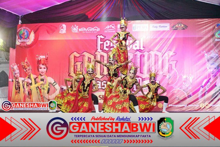 Ribuan Penari Meriahkan Festival Gandrung “Dari Masa ke Masa” di Banyuwangi Ribuan Penari Meriahkan Festival Gandrung “Dari Masa ke Masa” di Banyuwangi