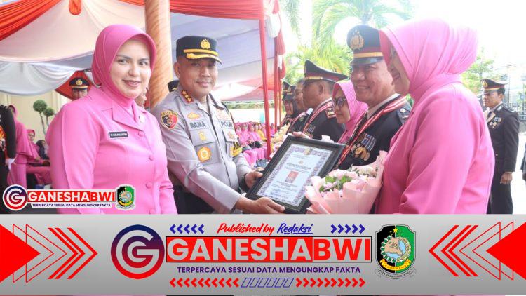 Polresta Banyuwangi Gelar Upacara Kenaikan Pangkat 109 Personel dan Pelepasan Purna Bhakti Polresta Banyuwangi Gelar Upacara Kenaikan Pangkat 109 Personel dan Pelepasan Purna Bhakti