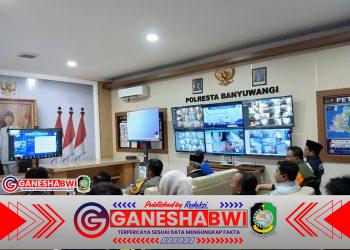 Kasdim 0825 Banyuwangi Ikuti Vidcon Nasional Kapolri dari Pos Terpadu Pelabuhan Ketapang Kasdim 0825 Banyuwangi Ikuti Vidcon Nasional Kapolri dari Pos Terpadu Pelabuhan Ketapang