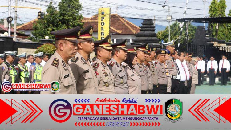 Wakapolresta Banyuwangi Pimpin Apel Jam Pimpinan, Tekankan Evaluasi Kinerja dan Implementasi Program Quick Wins Polri