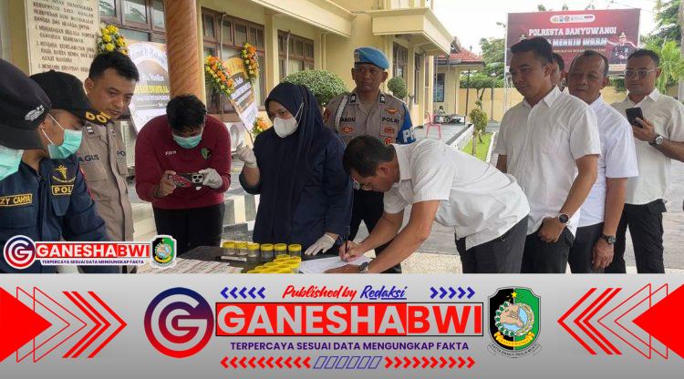 Polresta Banyuwangi Gelar Tes Urine Mendadak, Tegaskan Komitmen Perang Melawan Narkoba Polresta Banyuwangi Gelar Tes Urine Mendadak, Tegaskan Komitmen Perang Melawan Narkoba