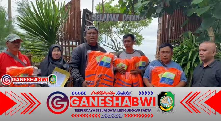 Dinas Perikanan Banyuwangi Salurkan Bantuan Life Jacket untuk Pokmaswas Dinas Perikanan Banyuwangi Salurkan Bantuan Life Jacket untuk Pokmaswas