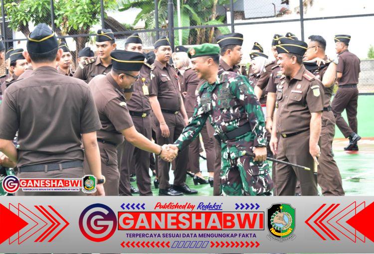 Sinergi TNI–Kejaksaan Diperkuat, Dandim 0825 Banyuwangi Tegaskan Komitmen Jaga Supremasi Hukum Sinergi TNI–Kejaksaan Diperkuat, Dandim 0825 Banyuwangi Tegaskan Komitmen Jaga Supremasi Hukum