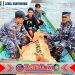 Prajurit TNI AL Sigap Evakuasi Nelayan Meninggal di Laut Muncar