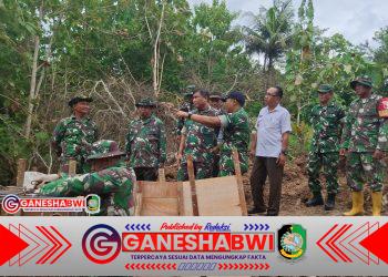 Kasrem 083/Bdj Tinjau Jembatan Perintis Garuda, TNI Perkuat Akses Vital Warga Desa Seneporejo