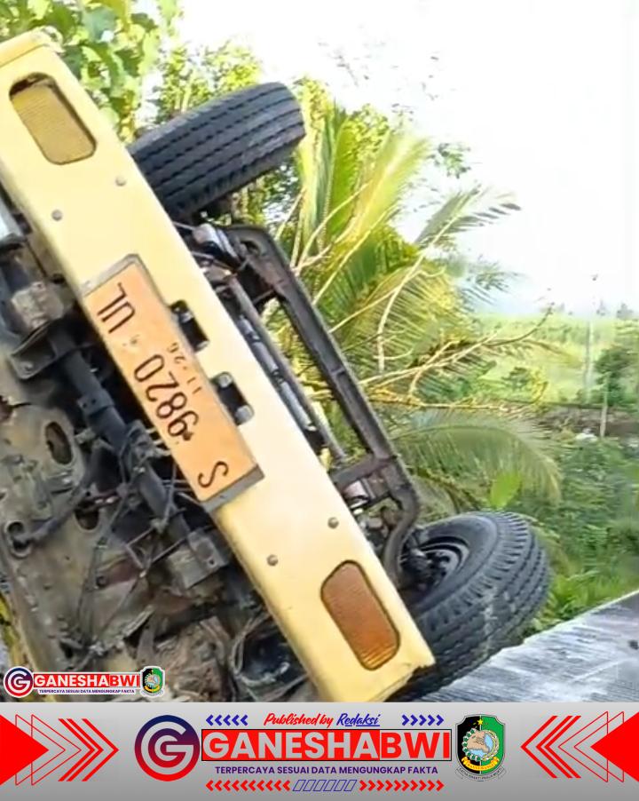 Kecelakaan Tunggal Truk Bermuatan Berat di Kawasan Grand Faloh Glenmore Banyuwangi Seluruh Penumpang Meninggal Dunia Kecelakaan Tunggal Truk Bermuatan Berat di Kawasan Grand Faloh Glenmore Banyuwangi Seluruh Penumpang Meninggal Dunia