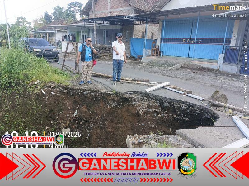Jembatan Ambrol, Negara Absen? Akses Utama Desa Bayu Terputus, Anggaran Disebut Ada Tapi Keselamatan Warga Dibiarkan