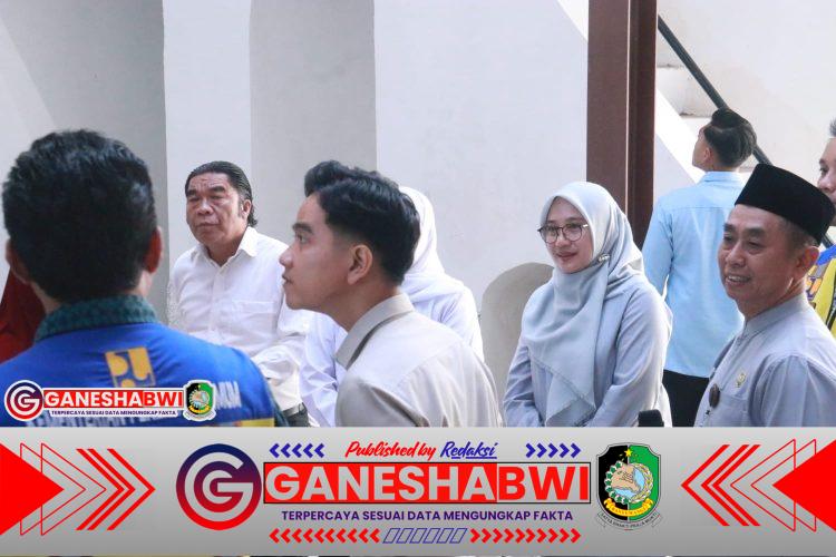 Wapres Gibran Apresiasi Pasar Banyuwangi, Sinergi Pemkab dan DPRD Dinilai Perkuat Akselerasi Infrastruktur serta Kebangkitan Ekonomi Rakyat Wapres Gibran Apresiasi Pasar Banyuwangi, Sinergi Pemkab dan DPRD Dinilai Perkuat Akselerasi Infrastruktur serta Kebangkitan Ekonomi Rakyat